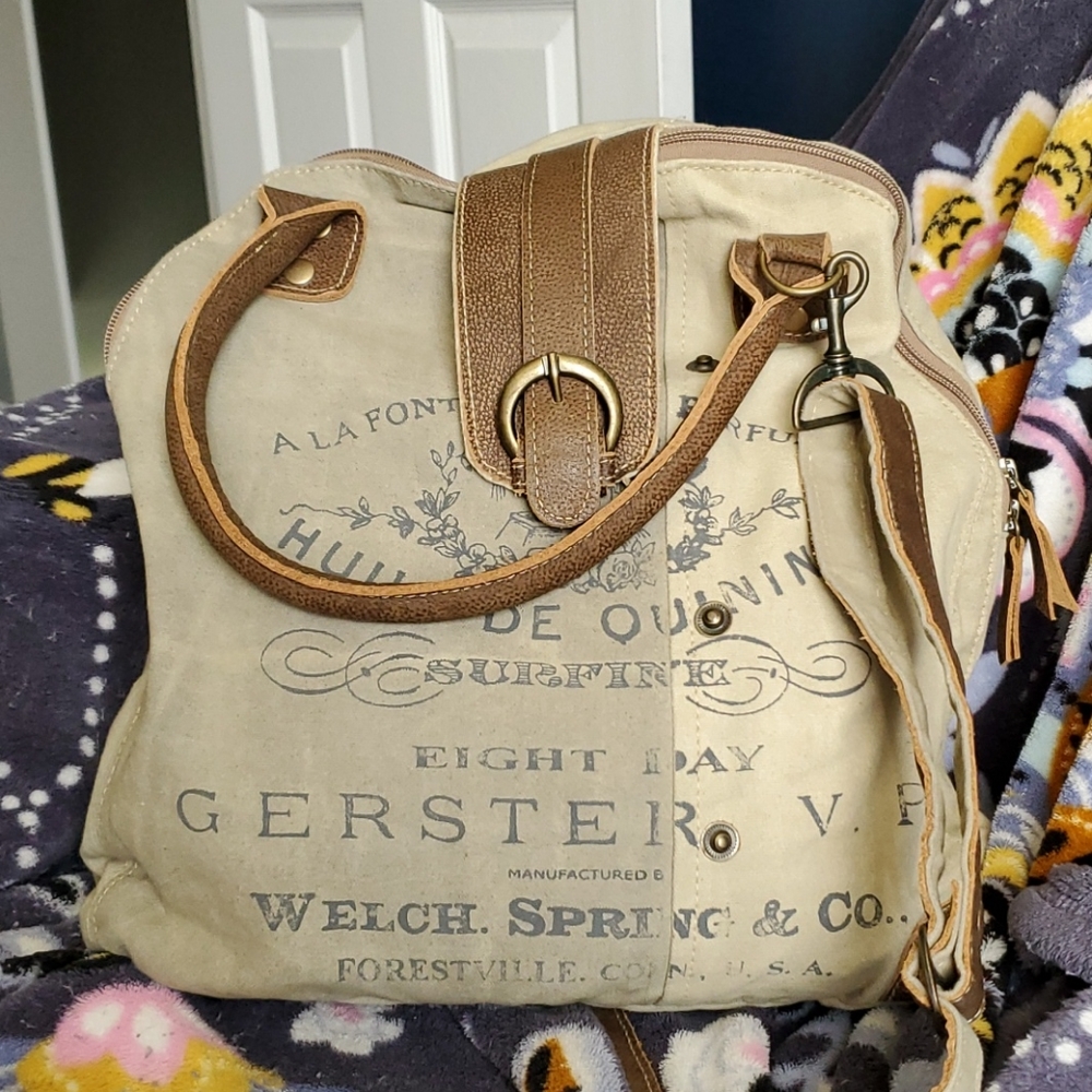 Beautiful detailed Myra Bag